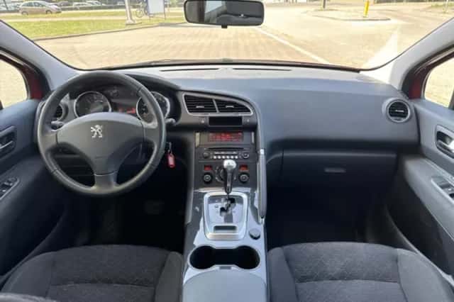 Peugeot 3008 (2014) thumbnail 3