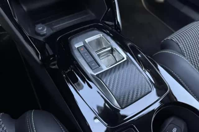Peugeot 2008 (2024) thumbnail 6