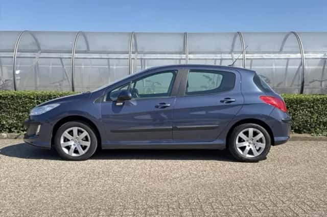 Peugeot 308 (2008) thumbnail 4
