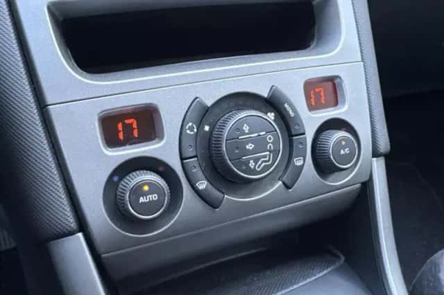Peugeot 308 (2008) thumbnail 6