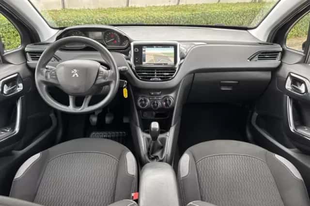 Peugeot 208 (2016) thumbnail 3