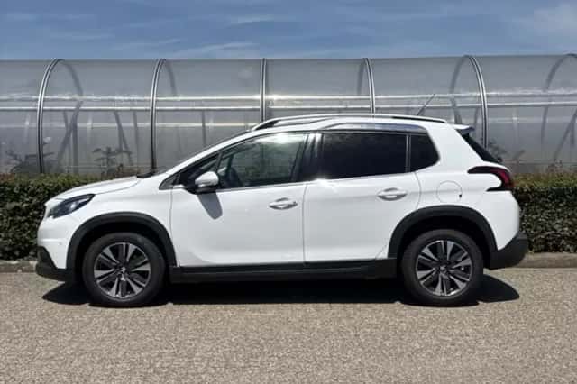 Peugeot 2008 (2019) thumbnail 4