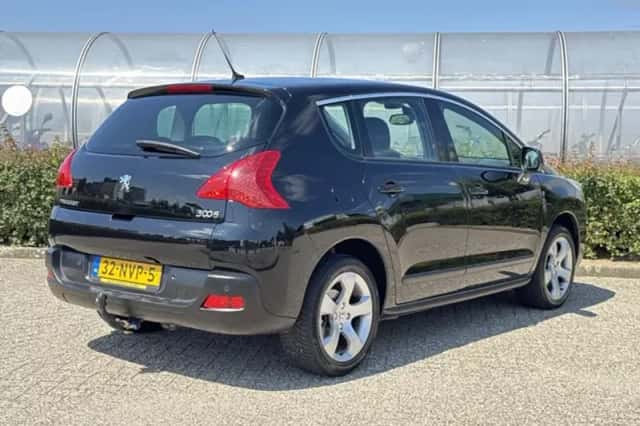 Peugeot 3008 (2011) thumbnail 2