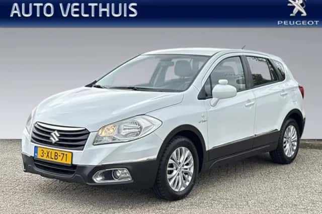 Suzuki SX4 S-Cross (2014) thumbnail 1