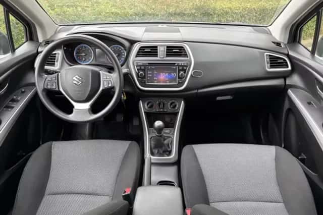 Suzuki SX4 S-Cross (2014) thumbnail 3