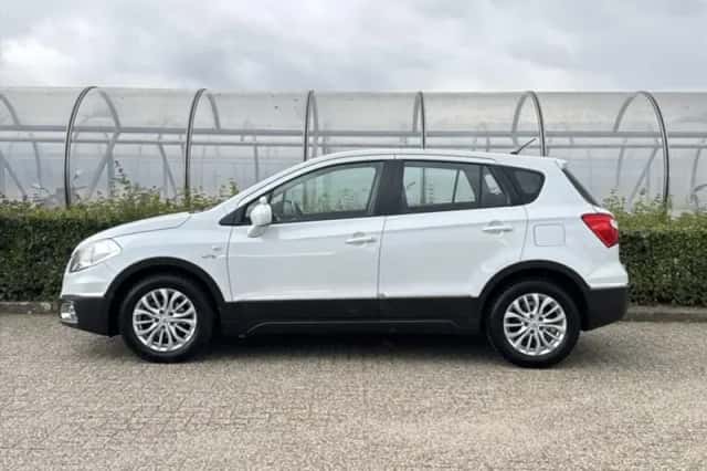 Suzuki SX4 S-Cross (2014) thumbnail 4
