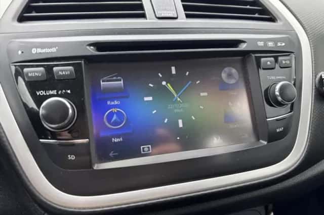 Suzuki SX4 S-Cross (2014) thumbnail 6