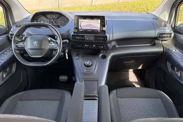 Peugeot Rifter (2020) thumbnail 3