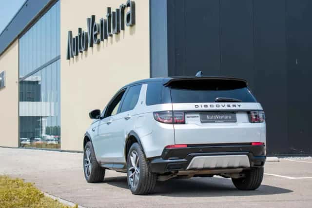 Land Rover Discovery Sport (2024) thumbnail 4