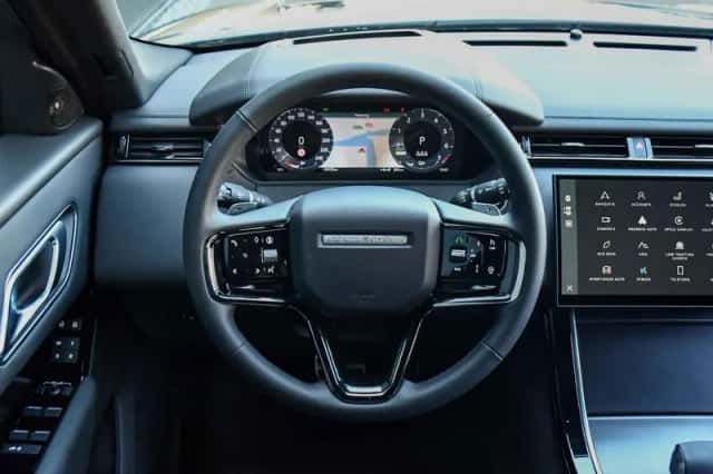 Land Rover Range Rover Velar (2025) thumbnail 6