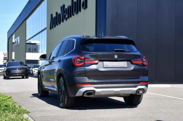 BMW X3 (2024) thumbnail 4