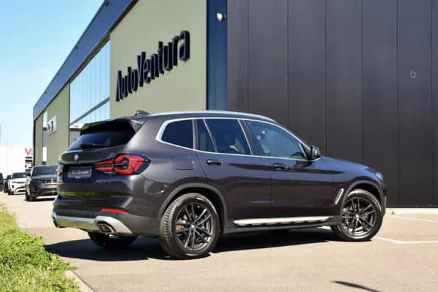 BMW X3 (2024) thumbnail 5