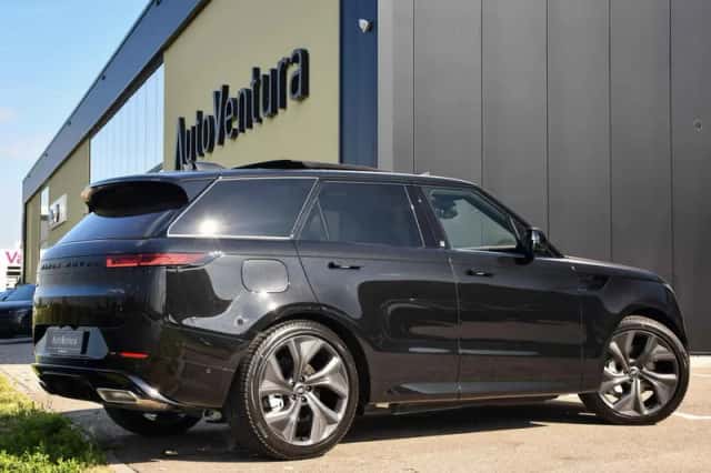 Land Rover Range Rover Sport (2026) thumbnail 5