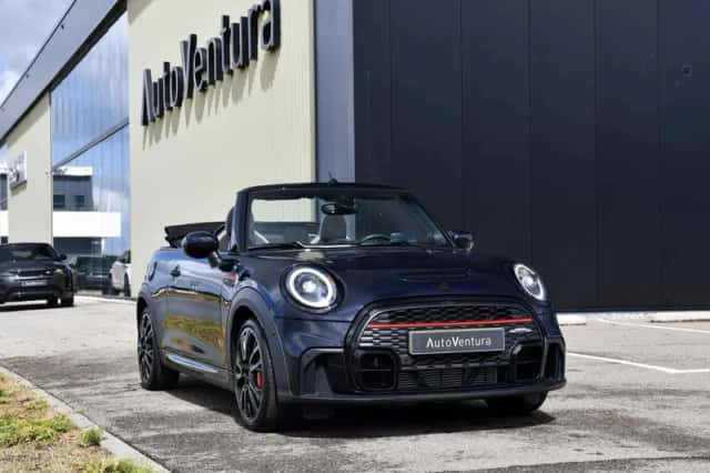 MINI Cooper (2024) thumbnail 3
