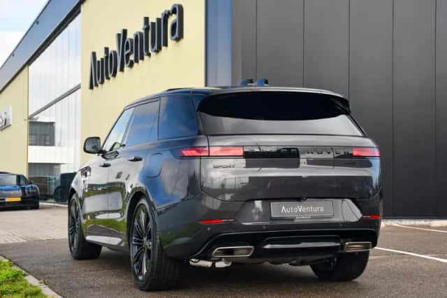 Land Rover Range Rover Sport (2026) thumbnail 4
