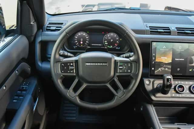 Land Rover Defender (2026) thumbnail 6