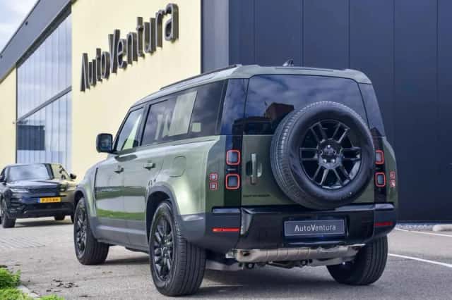 Land Rover Defender (2026) thumbnail 5
