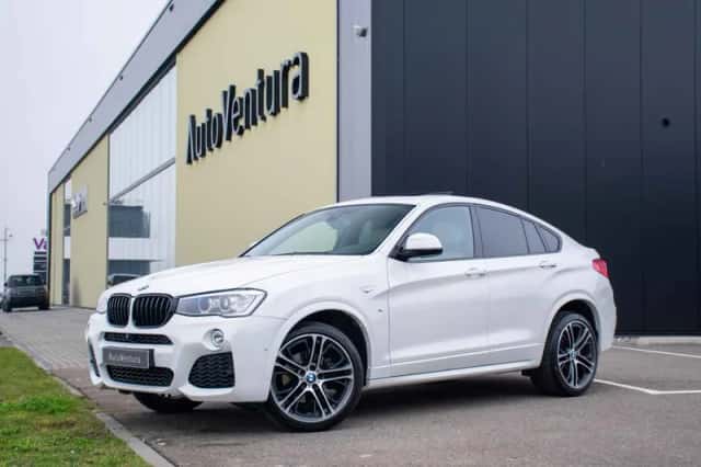 BMW X4 (2018) thumbnail 2