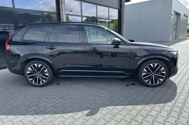 Volvo XC90 (2025) thumbnail 2