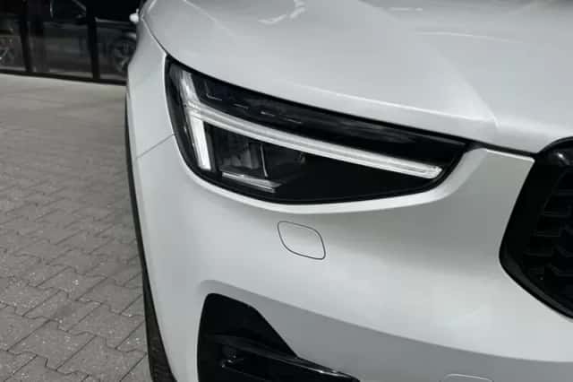 Volvo XC40 (2022) thumbnail 5