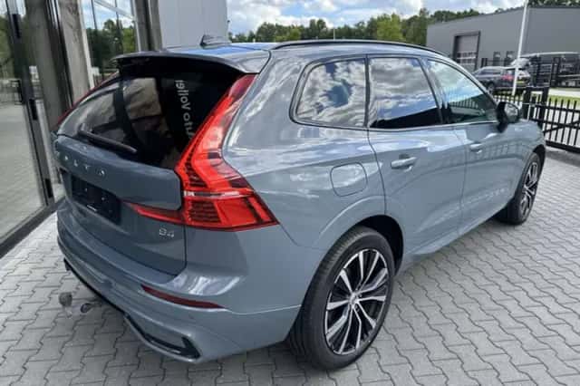 Volvo XC60 (2024) thumbnail 3