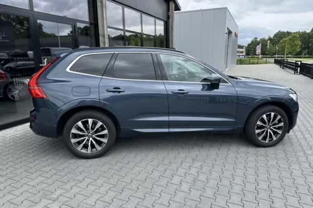 Volvo XC60 (2022) thumbnail 2