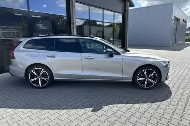 Volvo V60 (2025) thumbnail 2