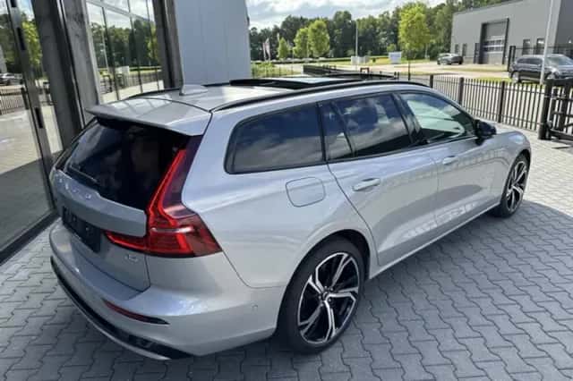 Volvo V60 (2025) thumbnail 3