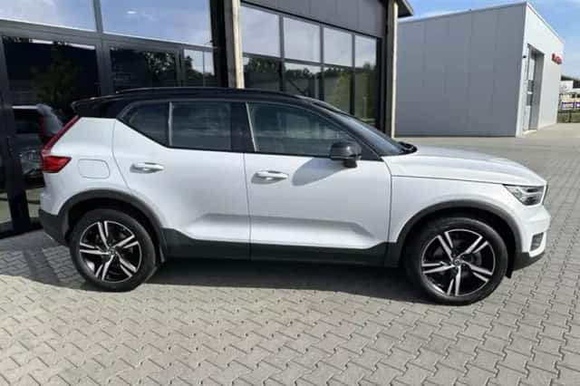 Volvo XC40 (2020) thumbnail 2