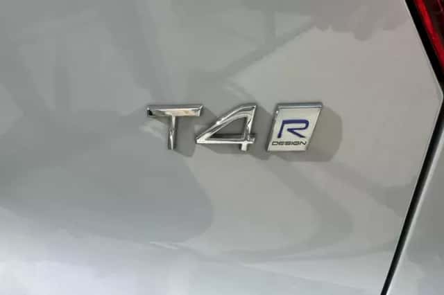 Volvo XC40 (2020) thumbnail 4