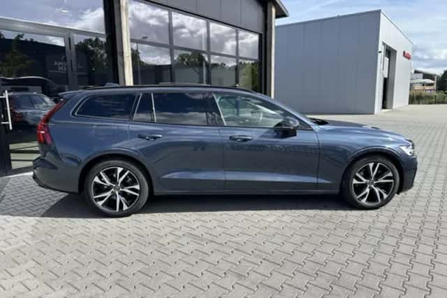 Volvo V60 (2025) thumbnail 2