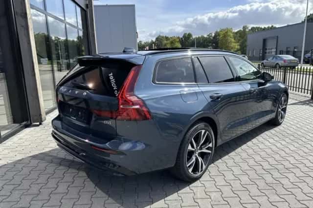 Volvo V60 (2025) thumbnail 3