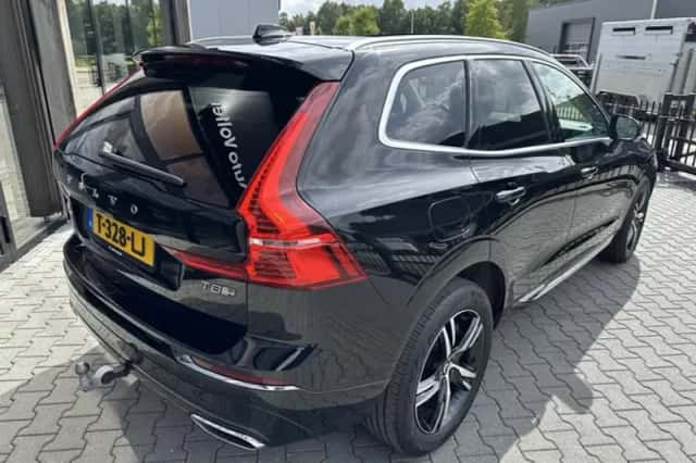 Volvo XC60 (2020) thumbnail 3