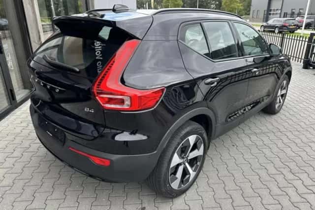 Volvo XC40 (2022) thumbnail 3
