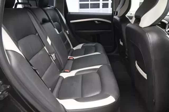 Volvo V70 (2010) thumbnail 3