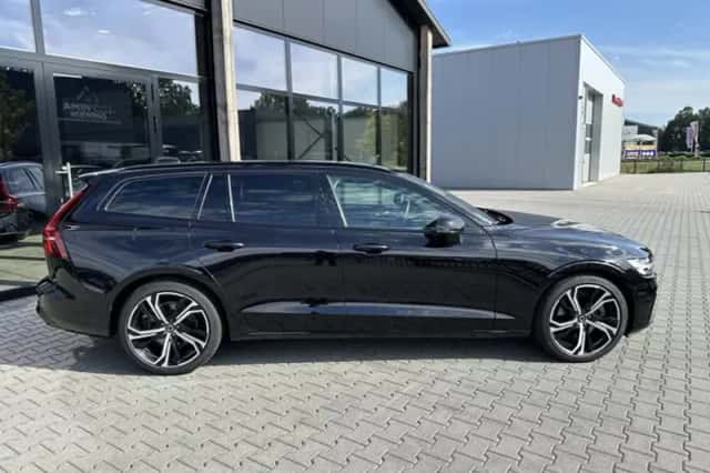 Volvo V60 (2024) thumbnail 2