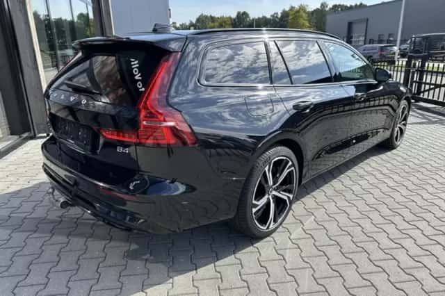 Volvo V60 (2024) thumbnail 3