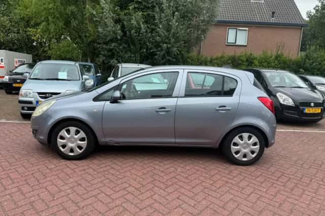 Opel Corsa (2008) thumbnail 6