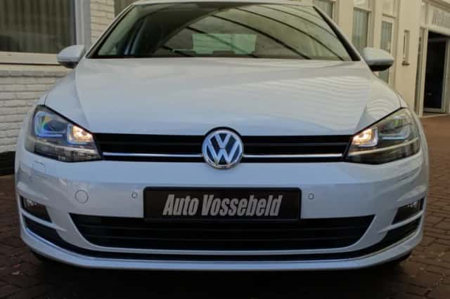 Volkswagen Golf (2014) thumbnail 3