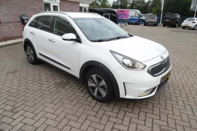 Kia Niro (2017) thumbnail 3