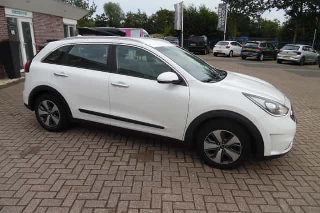 Kia Niro (2017) thumbnail 4