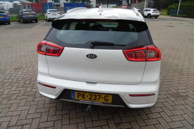 Kia Niro (2017) thumbnail 6