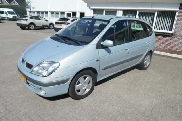 Renault Scénic (2003) thumbnail 3