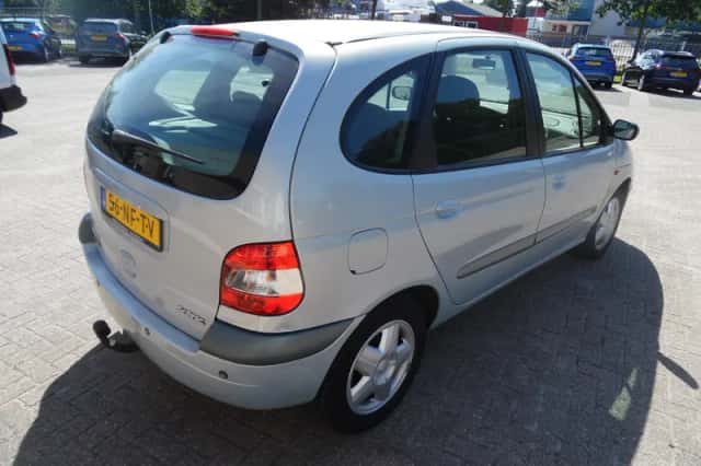 Renault Scénic (2003) thumbnail 5