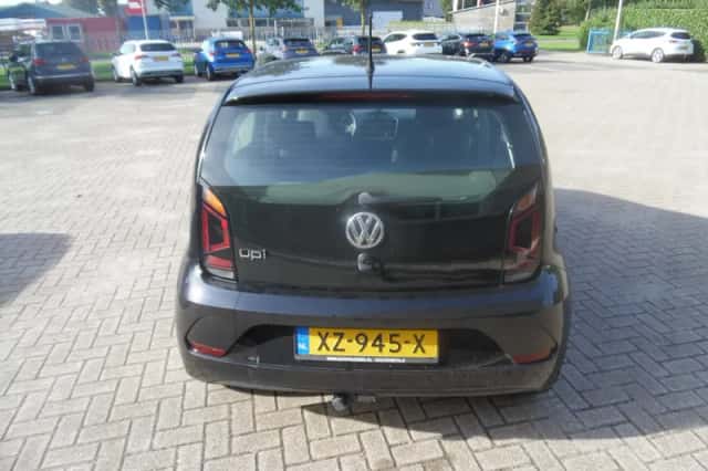 Volkswagen Up! (2019) thumbnail 5