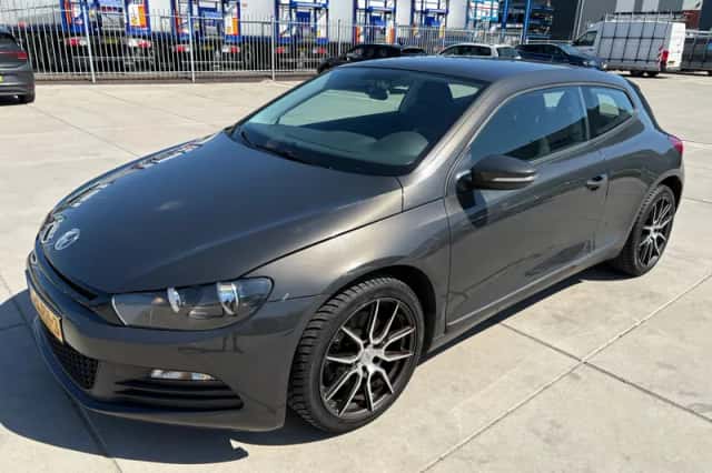 Volkswagen Scirocco (2010) thumbnail 1