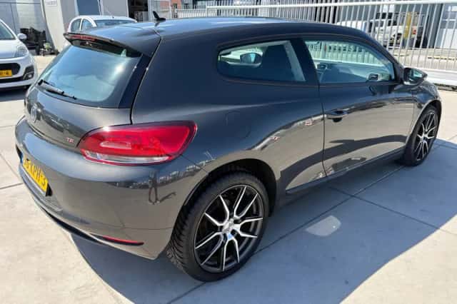 Volkswagen Scirocco (2010) thumbnail 5