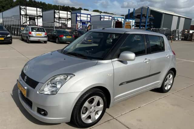 Suzuki Swift (2006) thumbnail 1