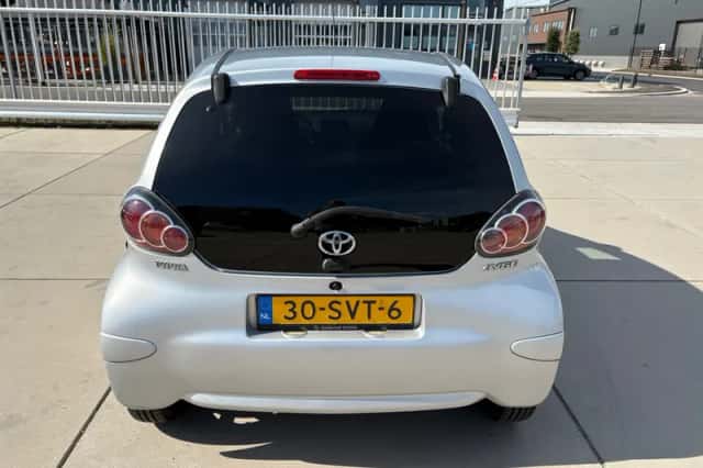 Toyota Aygo (2012) thumbnail 4