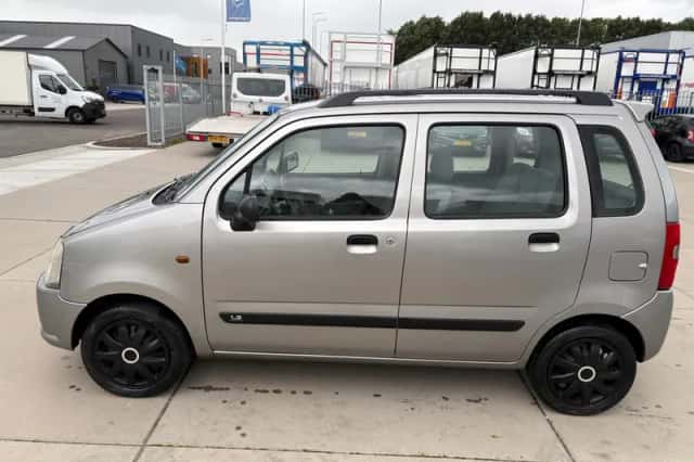 Suzuki Wagon R+ (2005) thumbnail 2